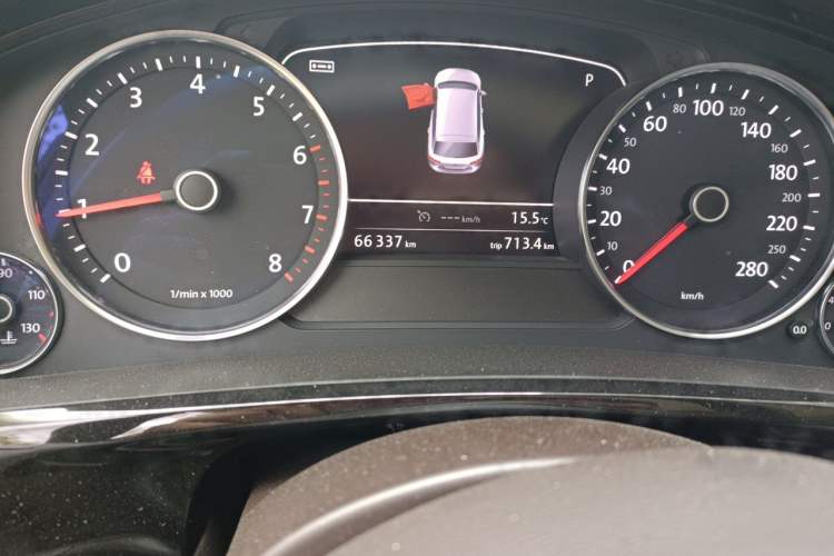 Used Volkswagen Touareg 2017 3.0 TSI Touareg Edition Odometer Close Up