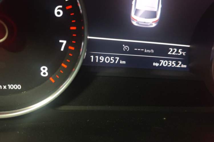 Used Volkswagen Touareg 2017 3.0 TSI Touareg Edition Odometer Close Up