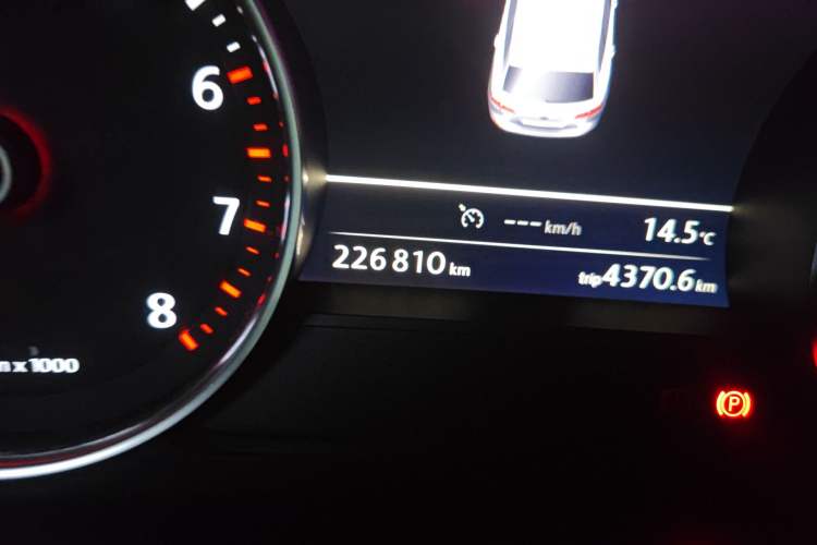 Used Volkswagen Touareg 2017 3.0 TSI Touareg Edition Odometer Close Up