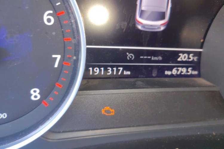 Used Volkswagen Touareg 2017 3.0 TSI Touareg Model Odometer Close Up