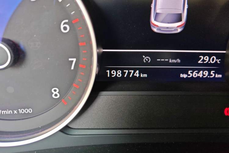 Used Volkswagen Touareg 2017 3.0 TSI Touareg Edition Odometer Close Up
