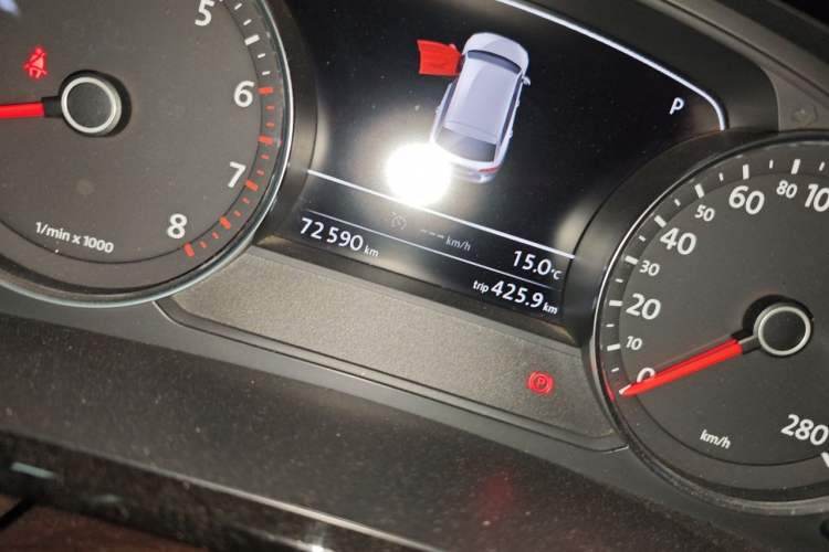 Used Volkswagen Touareg 2017 3.0 TSI Touareg Edition Odometer Close Up