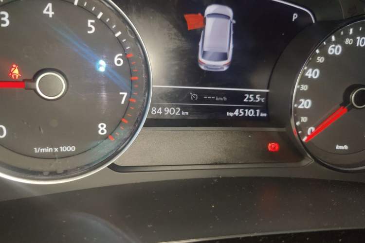 Used Volkswagen Touareg 2017 3.0 TSI Touareg Edition Odometer Close Up