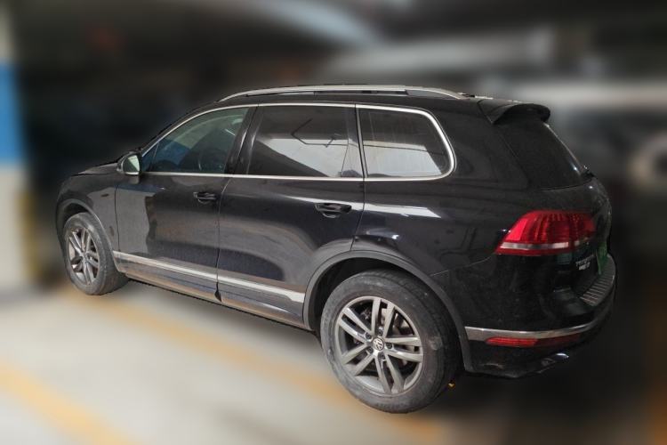 Used Volkswagen Touareg 2017 3.0 TSI Yuyue Model Rear Left 45 Deg