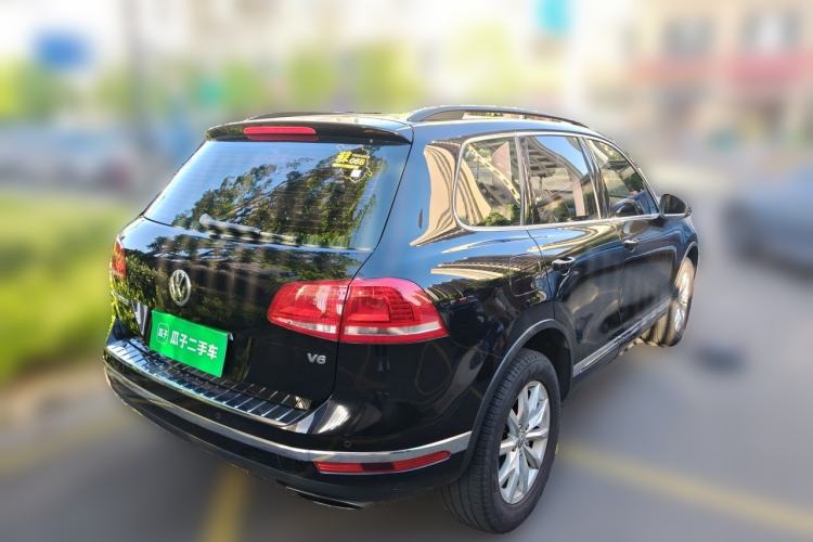 Used Volkswagen Touareg 2017 3.0 TSI Start Edition Rear Right 45 Deg