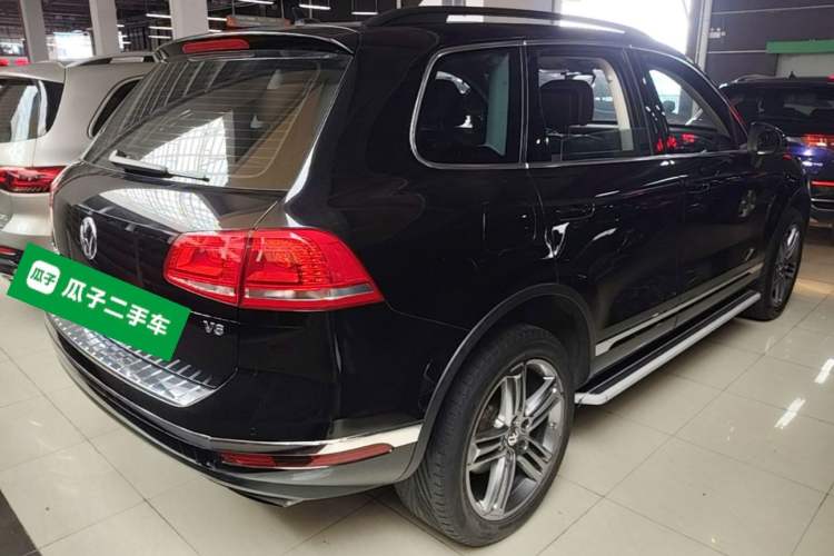 Used Volkswagen Touareg 2017 3.0 TSI Start Edition Rear Right 45 Deg