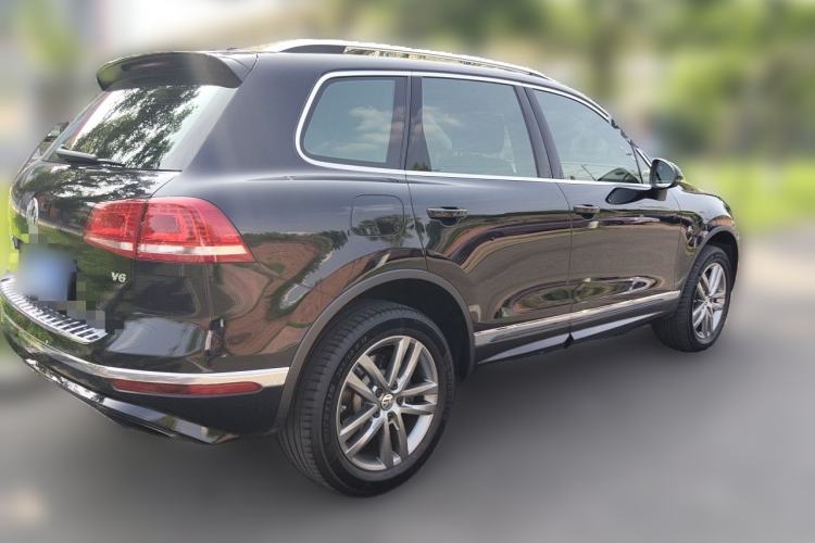 Used Volkswagen Touareg 2017 3.0 TSI Yuyue Model Rear Right 45 Deg