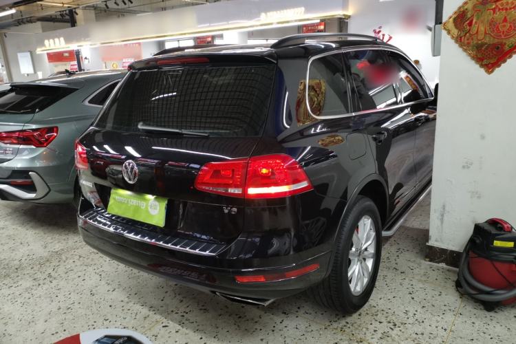 Used Volkswagen Touareg 2017 3.0 TSI Start Edition Rear Right 45 Deg