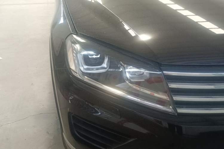 Used Volkswagen Touareg 2017 3.0 TSI Touareg Model Right Front Headlight