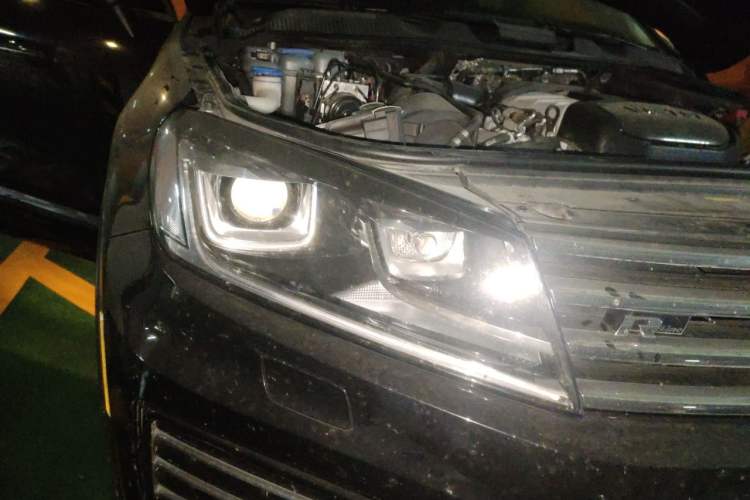 Used Volkswagen Touareg 2017 3.0 TSI Yuyue Model Right Front Headlight