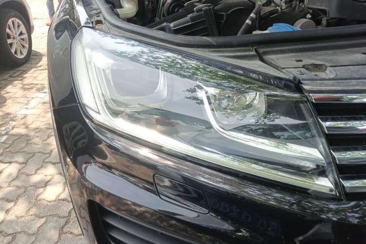 Used Volkswagen Touareg 2017 3.0 TSI Touareg Edition Right Front Headlight