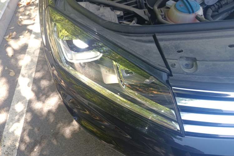 Used Volkswagen Touareg 2017 3.0 TSI Touareg Edition Right Front Headlight