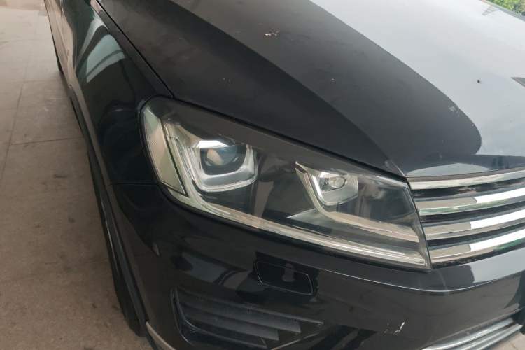 Used Volkswagen Touareg 2017 3.0 TSI Touareg Model Right Front Headlight