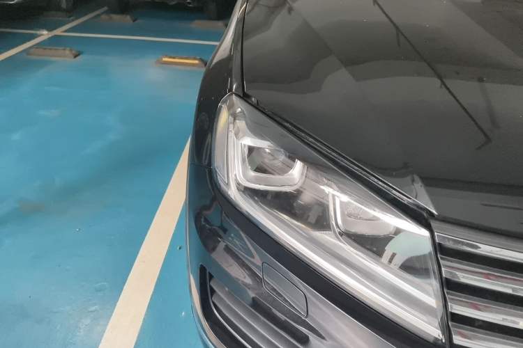 Used Volkswagen Touareg 2017 3.0 TSI Start Edition Right Front Headlight