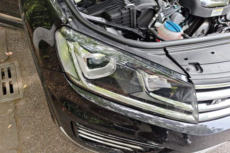 Used Volkswagen Touareg 2017 3.0 TSI Touareg Edition Right Front Headlight