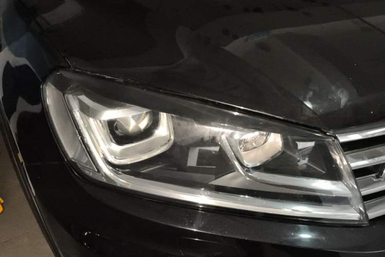 Used Volkswagen Touareg 2017 3.0 TSI Touareg Edition Right Front Headlight