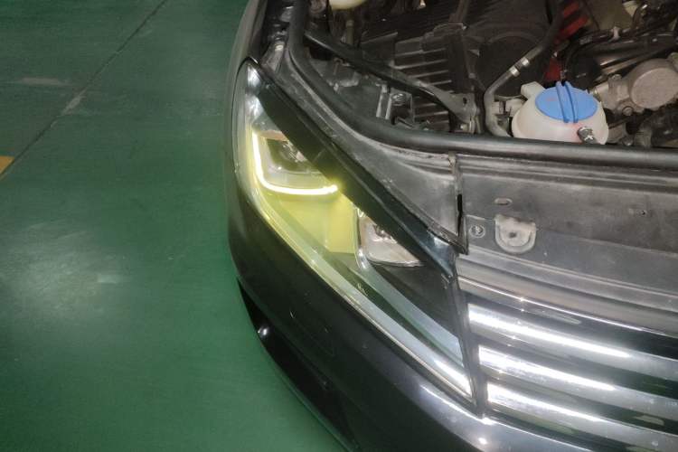 Used Volkswagen Touareg 2017 3.0 TSI Start Edition Right Front Headlight