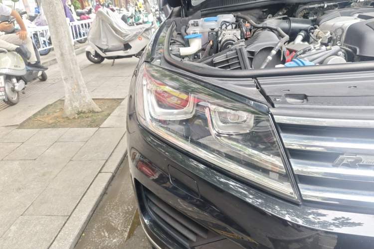 Used Volkswagen Touareg 2017 3.0 TSI Touareg Edition Right Front Headlight
