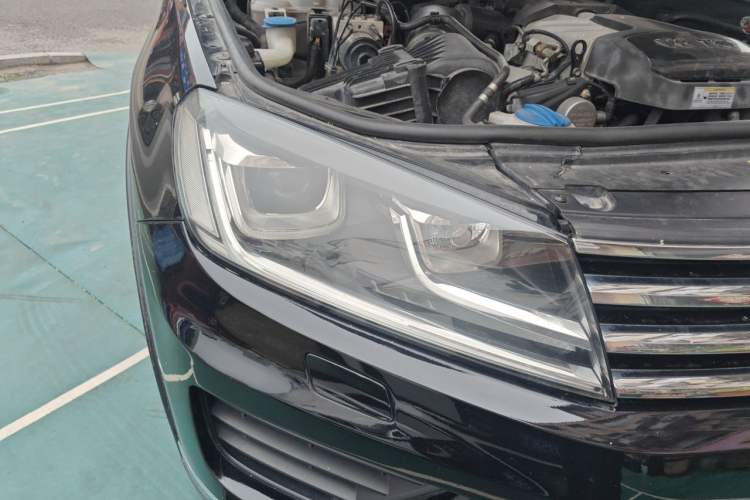 Used Volkswagen Touareg 2017 3.0 TSI Touareg Edition Right Front Headlight
