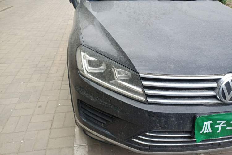 Used Volkswagen Touareg 2017 3.0 TSI Touareg Edition Right Front Headlight
