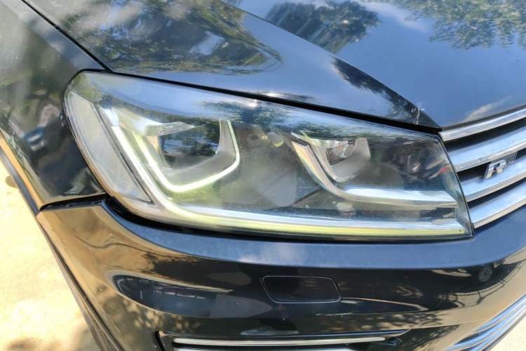 Used Volkswagen Touareg 2017 3.0 TSI Touareg Edition Right Front Headlight