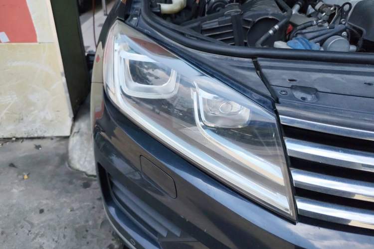 Used Volkswagen Touareg 2017 3.0 TSI Touareg Edition Right Front Headlight