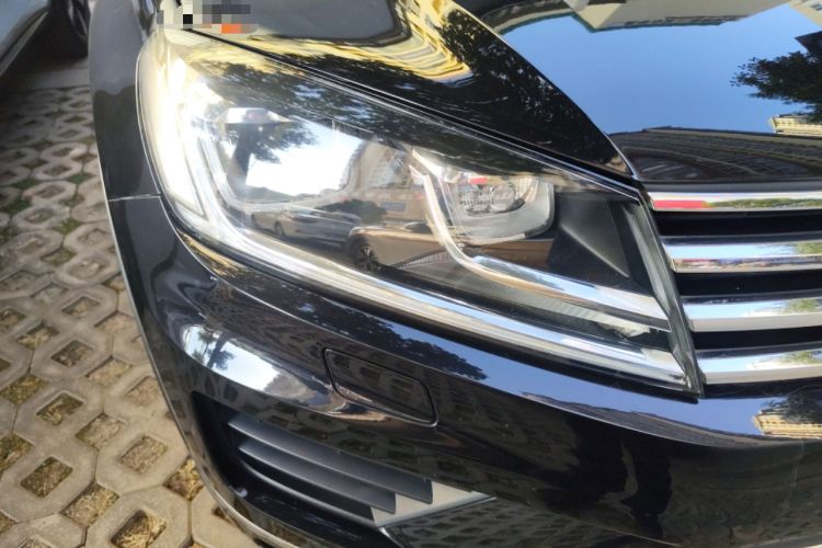 Used Volkswagen Touareg 2017 3.0 TSI Touareg Model Right Front Headlight