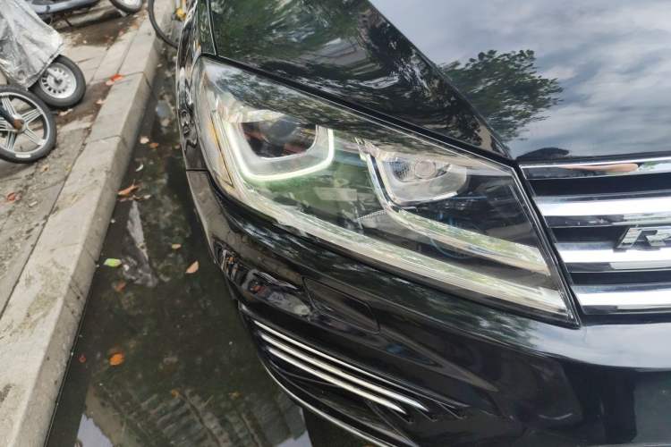 Used Volkswagen Touareg 2017 3.0 TSI Touareg Edition Right Front Headlight