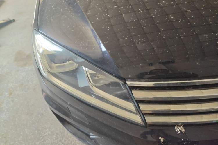 Used Volkswagen Touareg 2017 3.0 TSI Touareg Model Right Front Headlight
