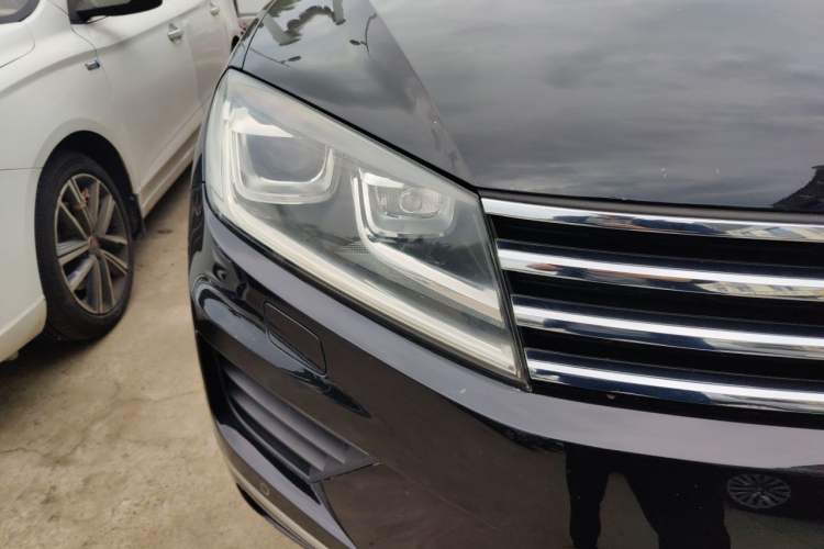 Used Volkswagen Touareg 2017 3.0 TSI Touareg Model Right Front Headlight