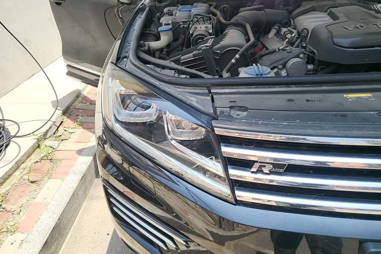 Used Volkswagen Touareg 2017 3.0 TSI Touareg Edition Right Front Headlight