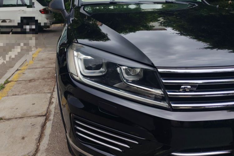 Used Volkswagen Touareg 2017 3.0 TSI Yuyue Model Right Front Headlight