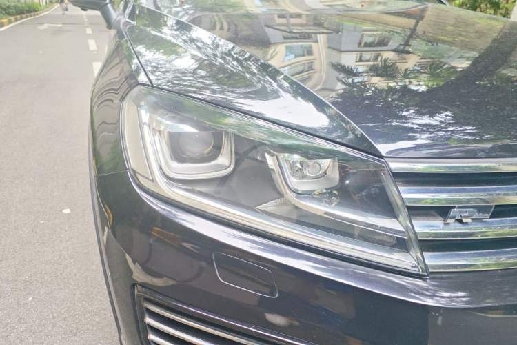 Used Volkswagen Touareg 2017 3.0 TSI Touareg Edition Right Front Headlight