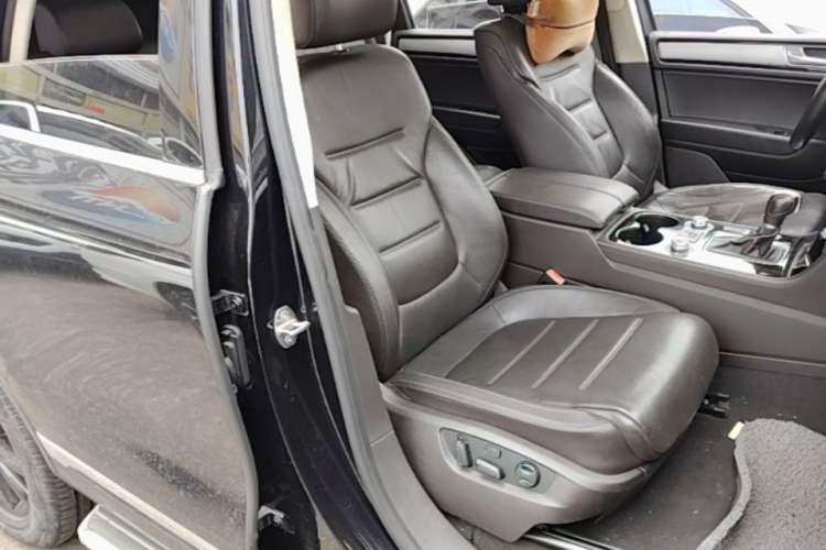 Used Volkswagen Touareg 2017 3.0 TSI Touareg Model Right Front Seat