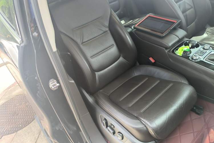 Used Volkswagen Touareg 2017 3.0 TSI Touareg Edition Right Front Seat