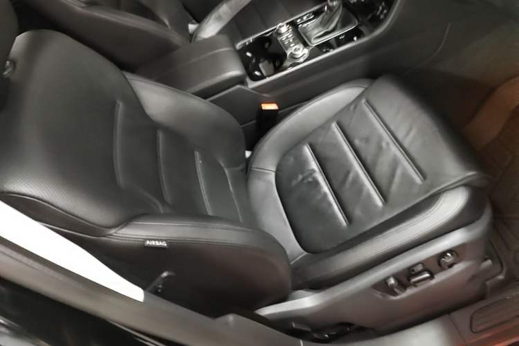 Used Volkswagen Touareg 2017 3.0 TSI Touareg Model Right Front Seat