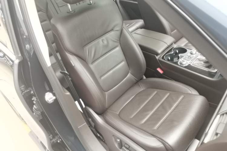 Used Volkswagen Touareg 2017 3.0 TSI Touareg Edition Right Front Seat