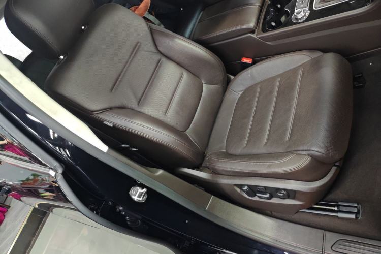 Used Volkswagen Touareg 2017 3.0 TSI Touareg Model Right Front Seat