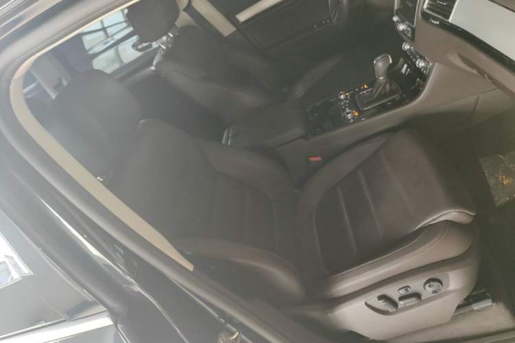 Used Volkswagen Touareg 2017 3.0 TSI Touareg Edition Right Front Seat