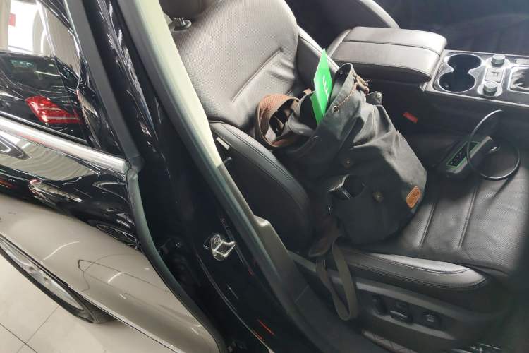 Used Volkswagen Touareg 2017 3.0 TSI Touareg Model Right Front Seat