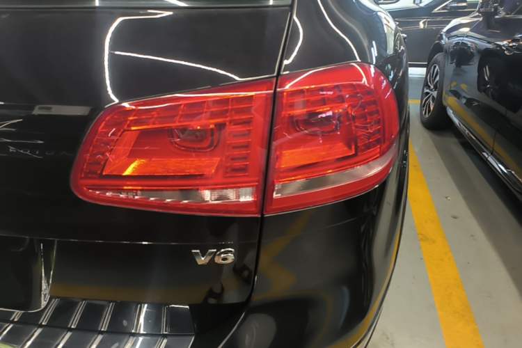 Used Volkswagen Touareg 2017 3.0 TSI Touareg Edition Right Rear Taillight