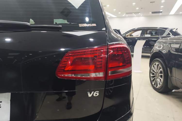 Used Volkswagen Touareg 2017 3.0 TSI Touareg Model Right Rear Taillight