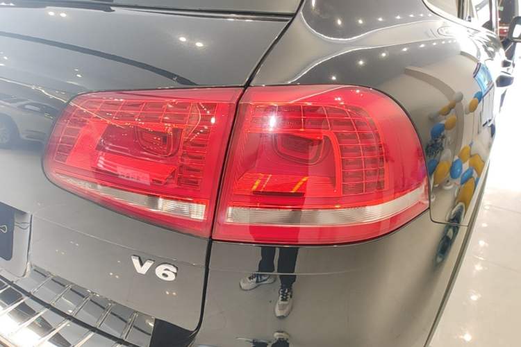 Used Volkswagen Touareg 2017 3.0 TSI Touareg Edition Right Rear Taillight