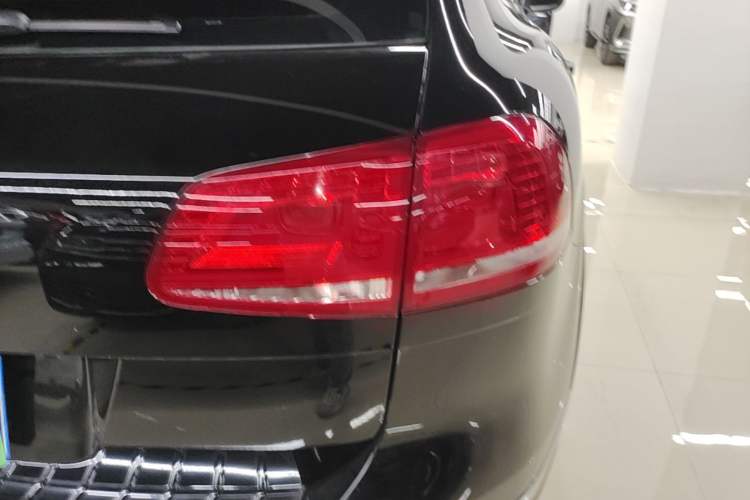 Used Volkswagen Touareg 2017 3.0 TSI Touareg Edition Right Rear Taillight
