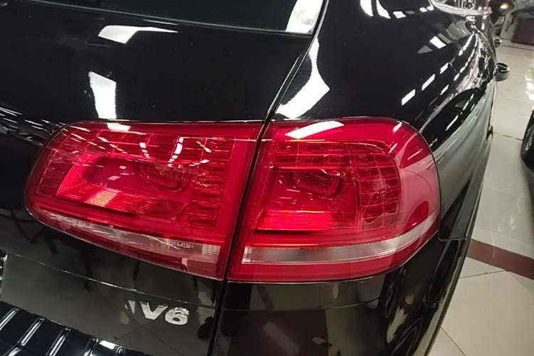 Used Volkswagen Touareg 2017 3.0 TSI Touareg Edition Right Rear Taillight