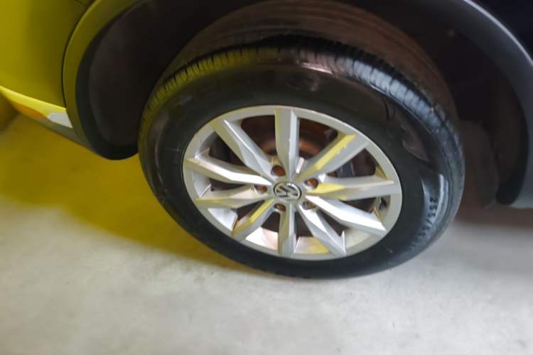 Used Volkswagen Touareg 2017 3.0 TSI Start Edition Right Rear Wheel Hub