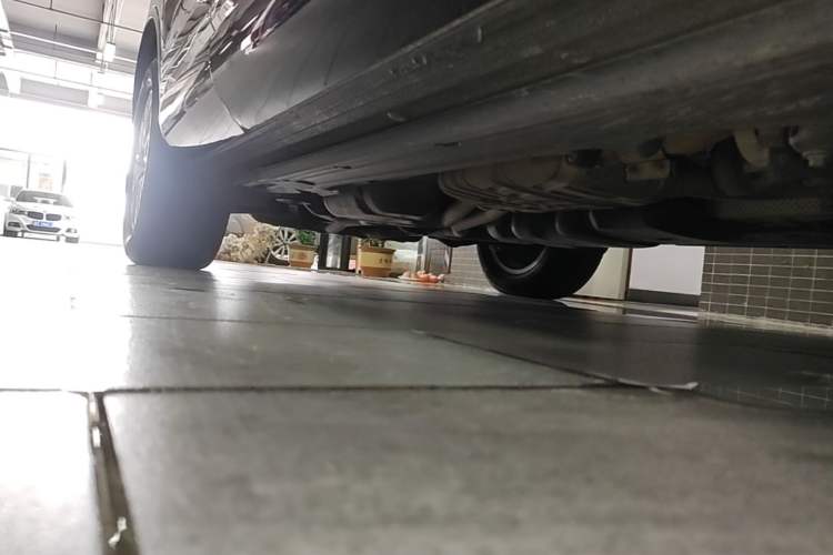Used Volkswagen Touareg 2017 3.0 TSI Touareg Model Right Side Sill