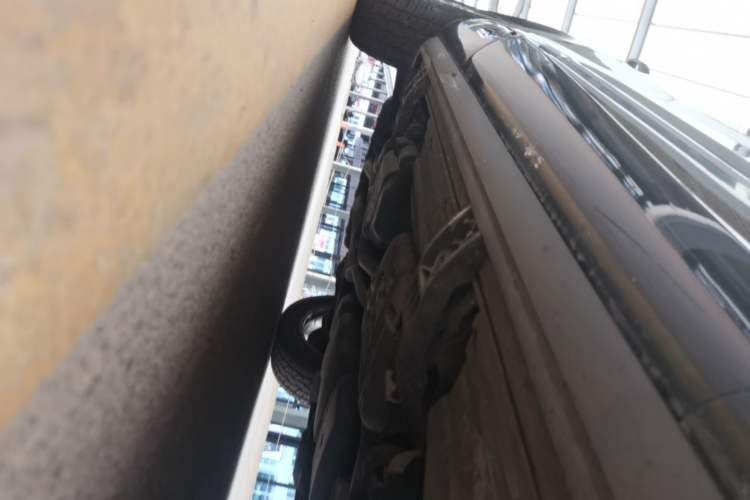 Used Volkswagen Touareg 2017 3.0 TSI Touareg Edition Right Side Sill