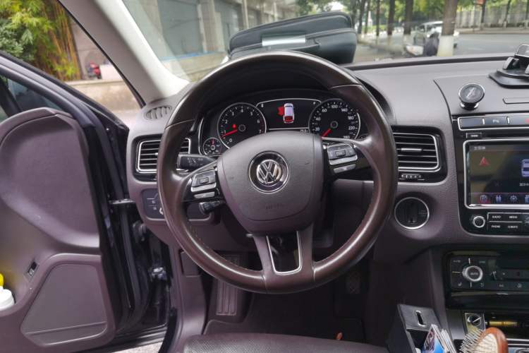 Used Volkswagen Touareg 2017 3.0 TSI Touareg Model Steering Wheel
