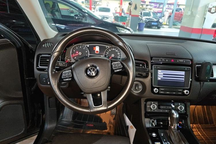 Used Volkswagen Touareg 2017 3.0 TSI Touareg Model Steering Wheel